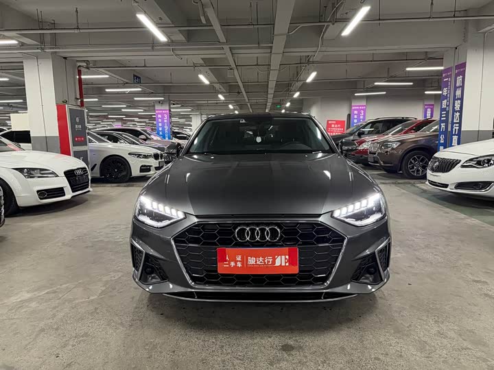 Фото 2 - Audi A4L