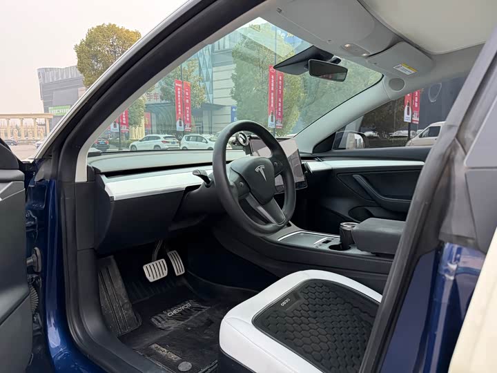 Фото 8 - Tesla Model 3