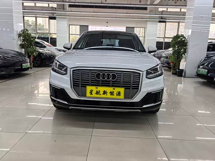 Фото 2 - Audi Q2L e-tron