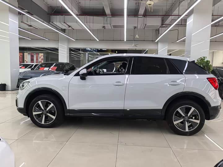 Фото 4 - Audi Q2L e-tron