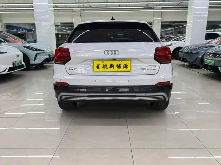 Фото 6 - Audi Q2L e-tron