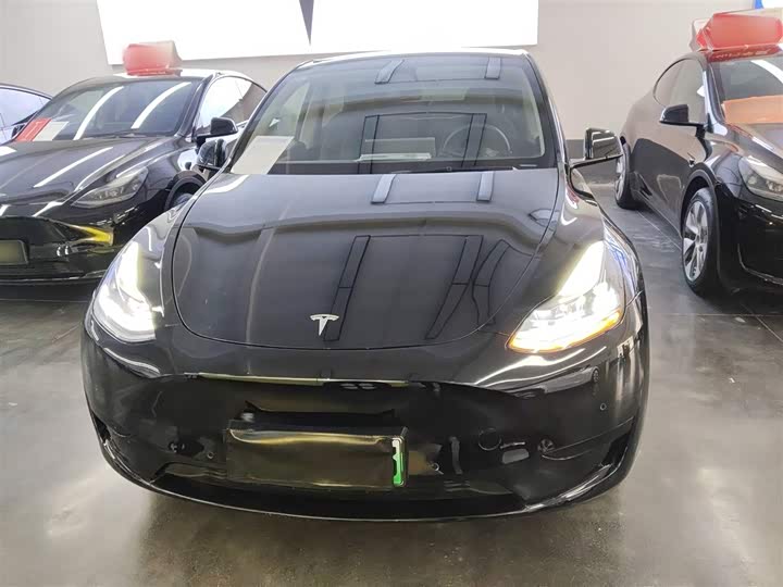 Фото 3 - Tesla Model Y