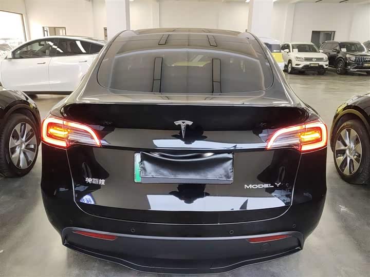 Фото 6 - Tesla Model Y