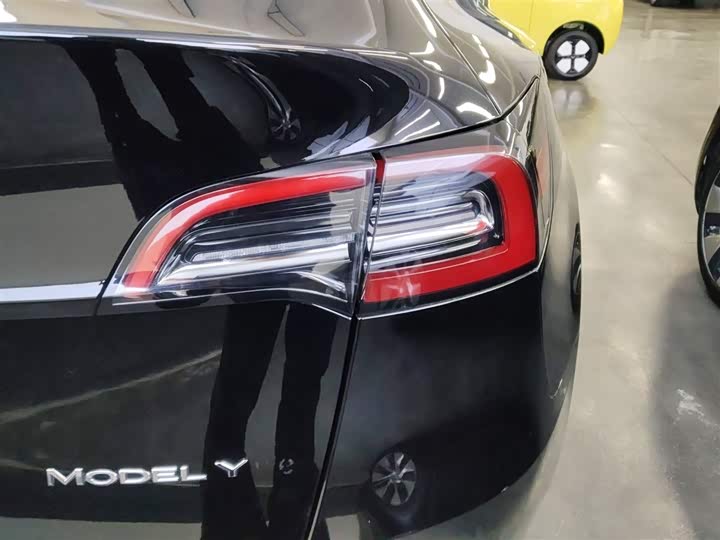 Фото 8 - Tesla Model Y