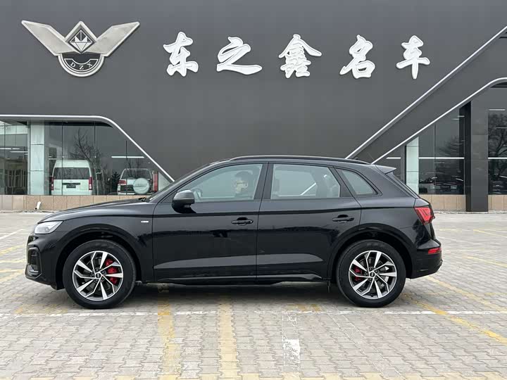 Фото 2 - Audi Q5L