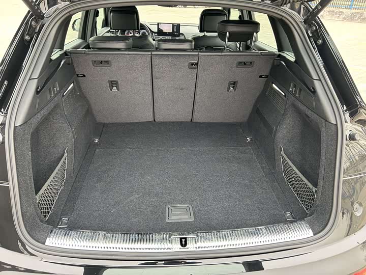 Фото 5 - Audi Q5L