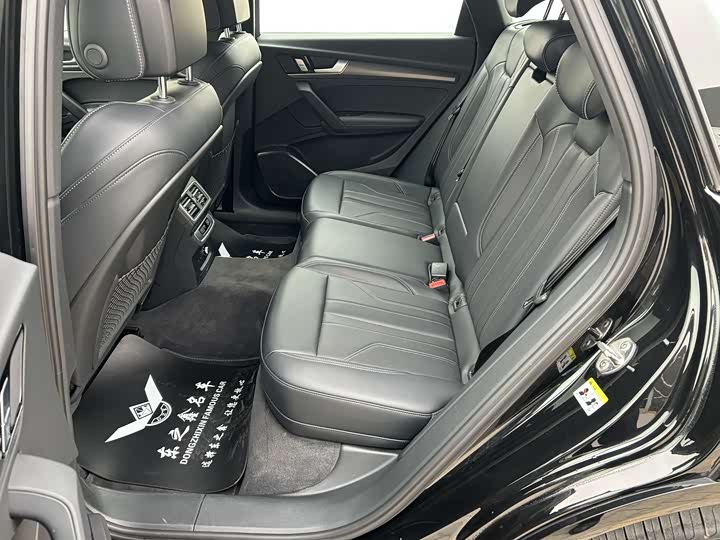 Фото 9 - Audi Q5L