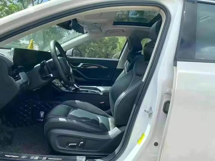 Фото 6 - Bestune B70