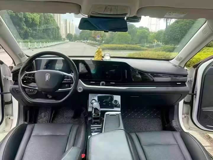 Фото 7 - Bestune B70