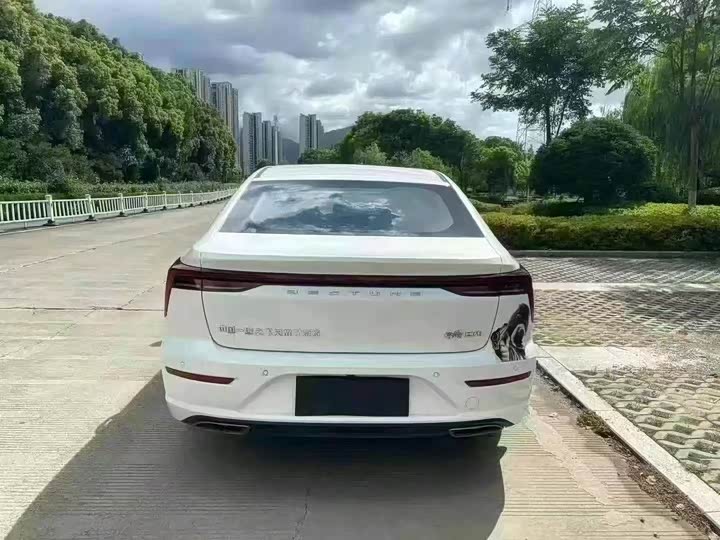 Фото 8 - Bestune B70