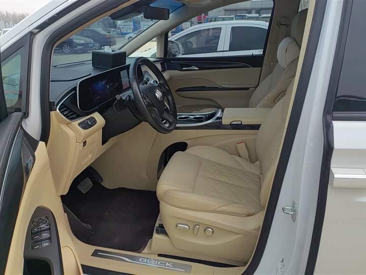 Фото 9 - Buick GL8 ES