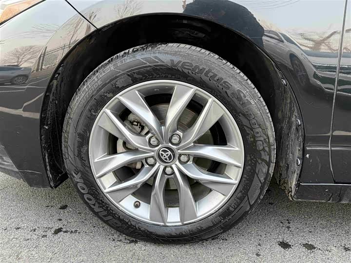 Фото 3 - Toyota Avalon