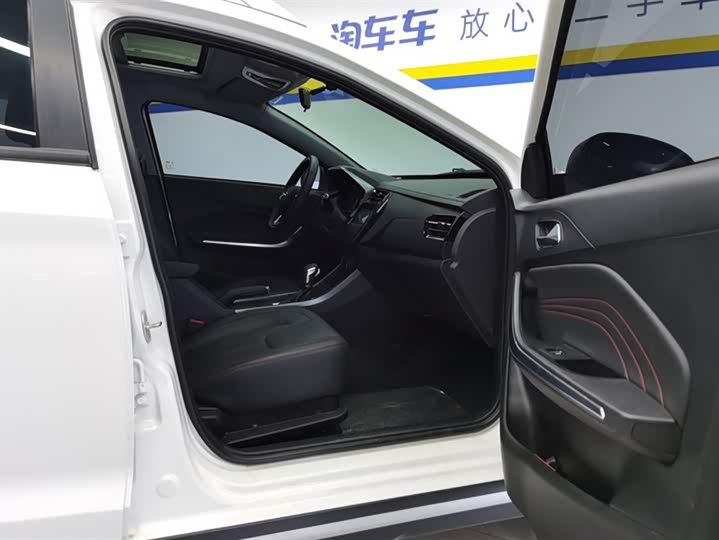 Фото 8 - Chery Tiggo 3x