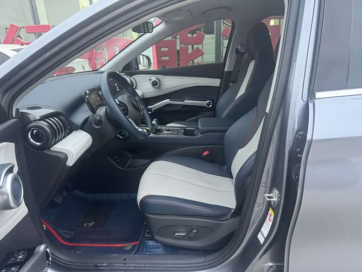 Фото 7 - BYD Yuan Plus