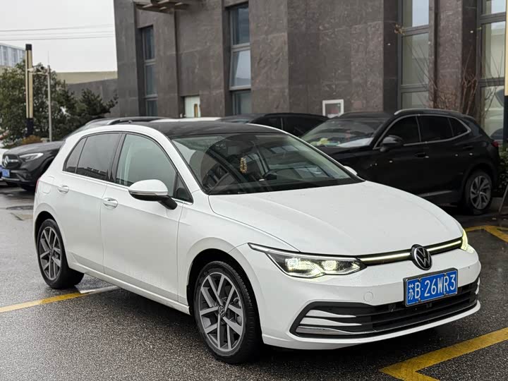 Фото 3 - Volkswagen Golf