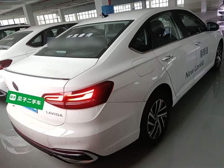 Фото 7 - Volkswagen Lavida