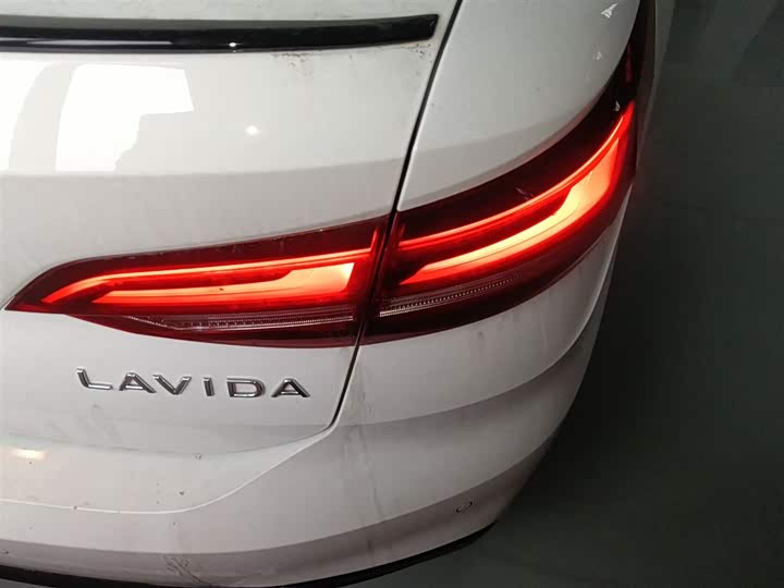 Фото 8 - Volkswagen Lavida