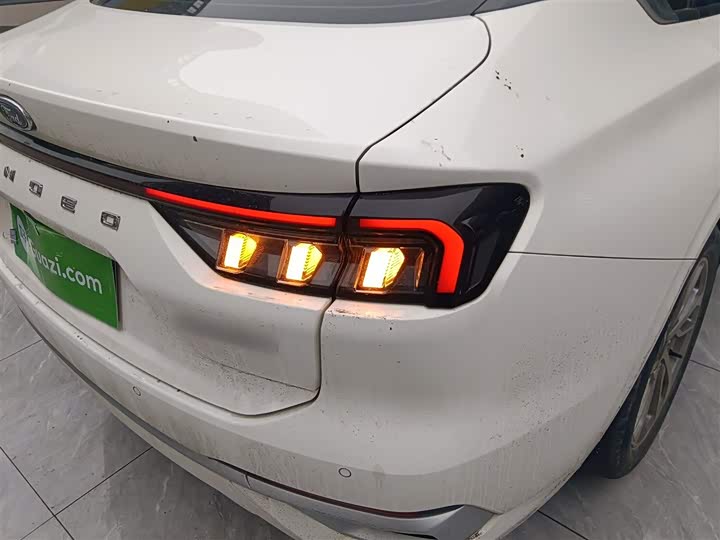 Фото 8 - Ford Mondeo