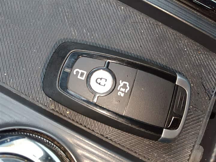 Фото 9 - Ford Mondeo