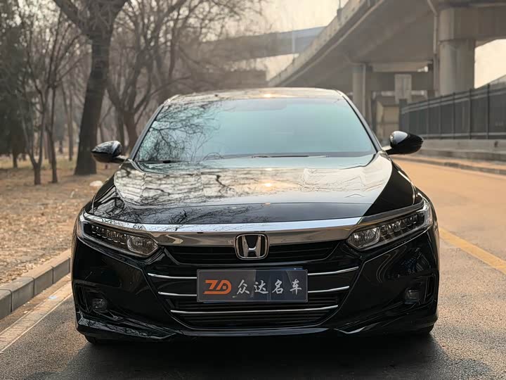 Фото 2 - Honda Accord