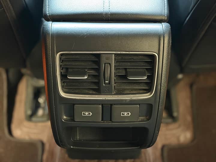 Фото 8 - Honda Accord