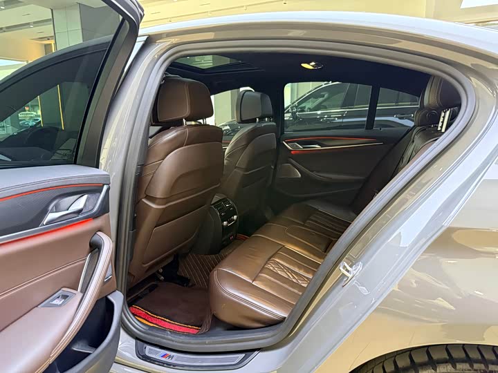 Фото 6 - BMW 5 Series