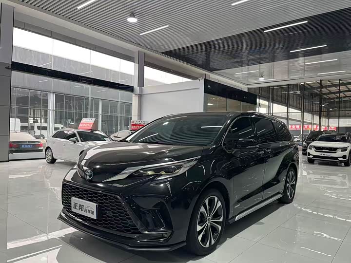 Фото 1 - Toyota Granvia