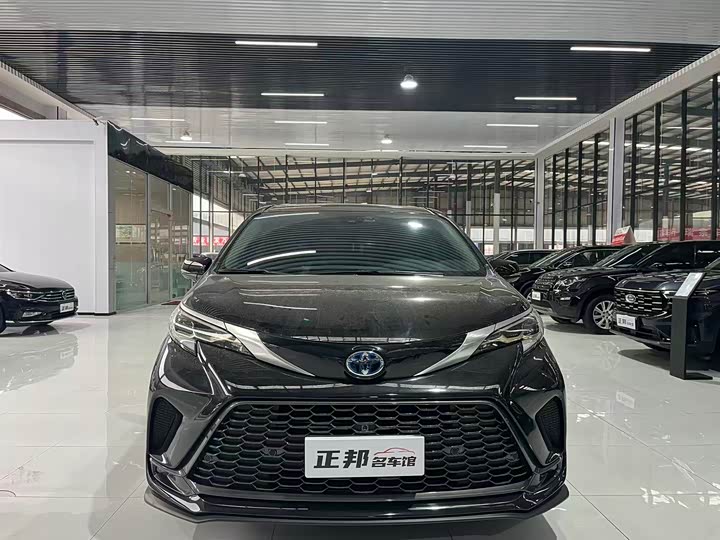 Фото 2 - Toyota Granvia