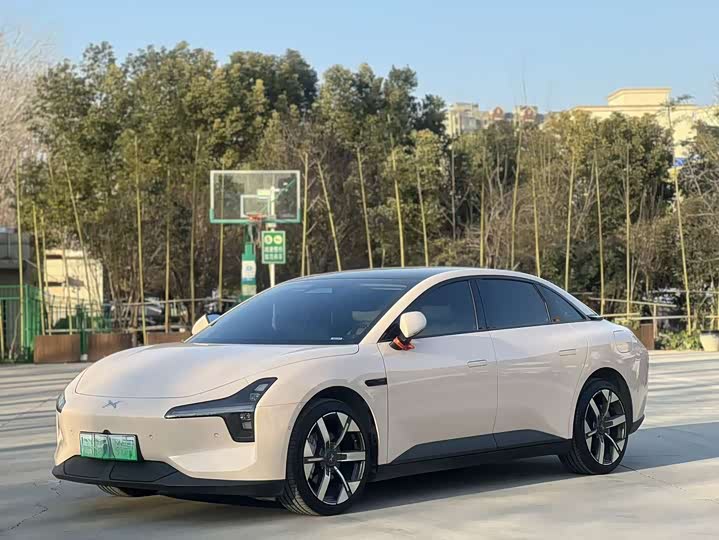 Фото 1 - XPeng Mona M03