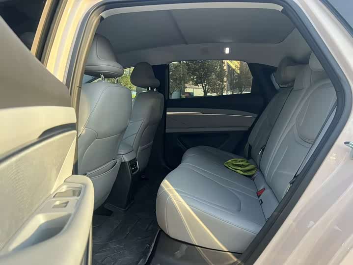 Фото 5 - XPeng Mona M03