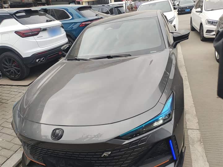 Фото 3 - Changan UNI-V