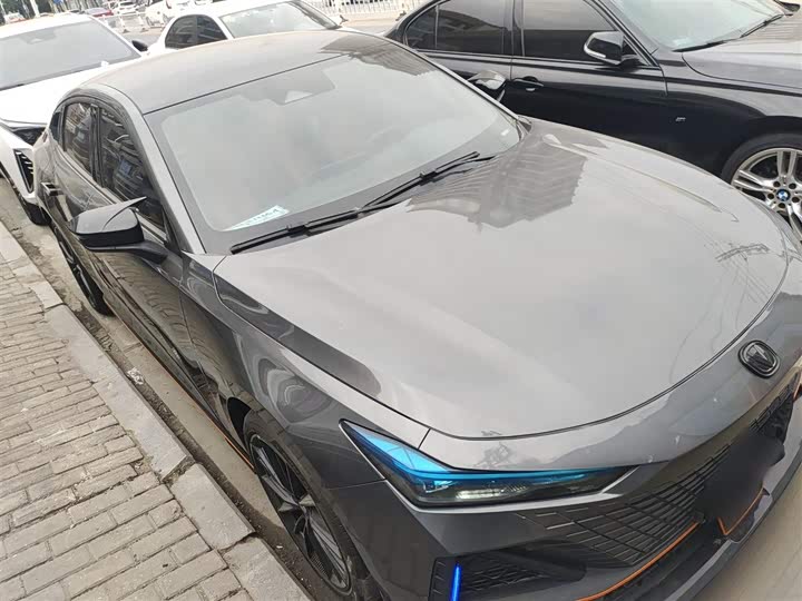 Фото 4 - Changan UNI-V