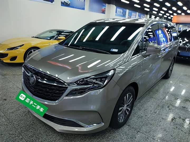 Фото 2 - Buick GL8 ES