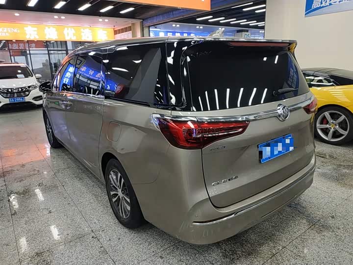 Фото 5 - Buick GL8 ES