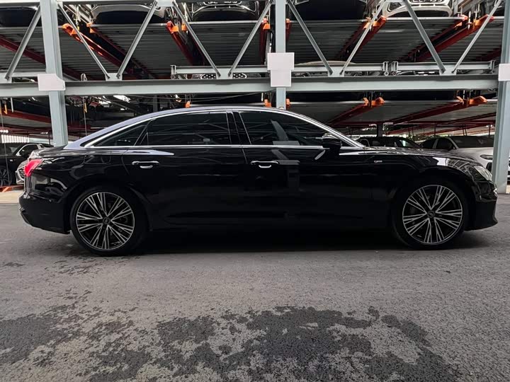 Фото 4 - Audi A6L