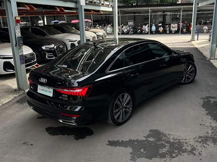 Фото 5 - Audi A6L