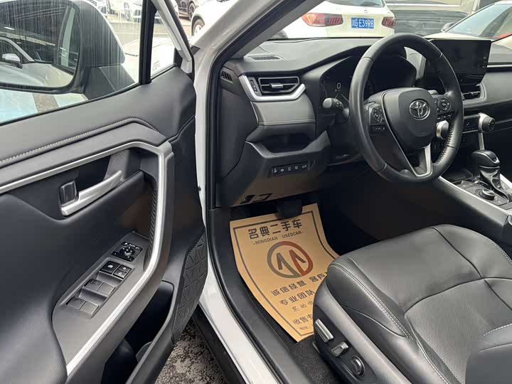 Фото 4 - Toyota Wildlander