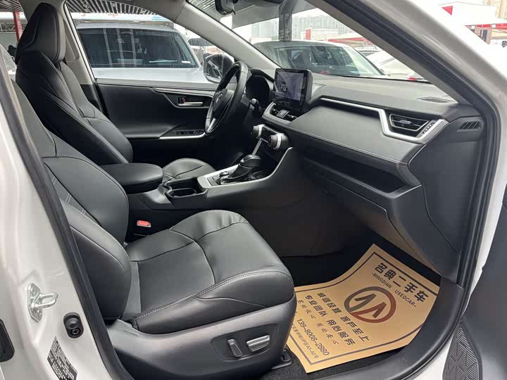 Фото 6 - Toyota Wildlander