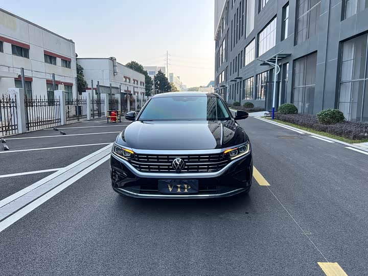 Фото 2 - Volkswagen Passat