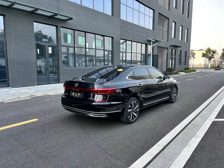 Фото 4 - Volkswagen Passat