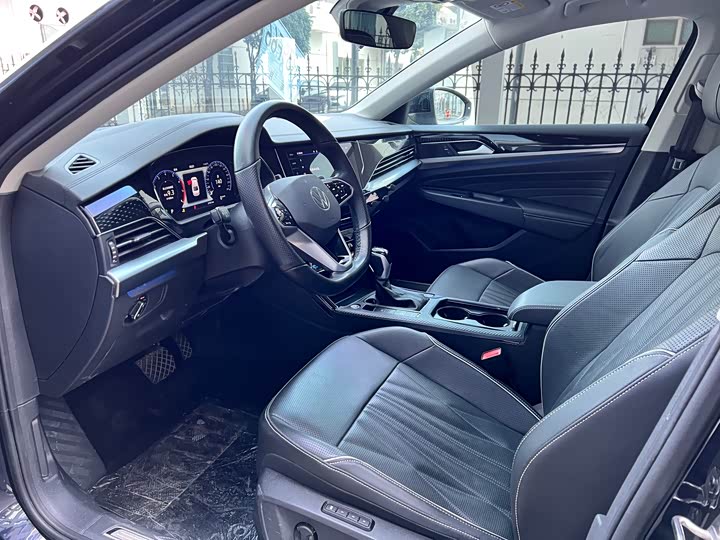 Фото 7 - Volkswagen Passat