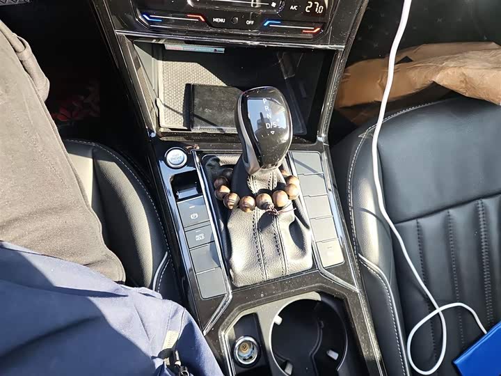 Фото 7 - Volkswagen Passat