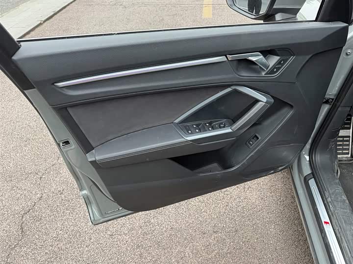 Фото 6 - Audi Q3