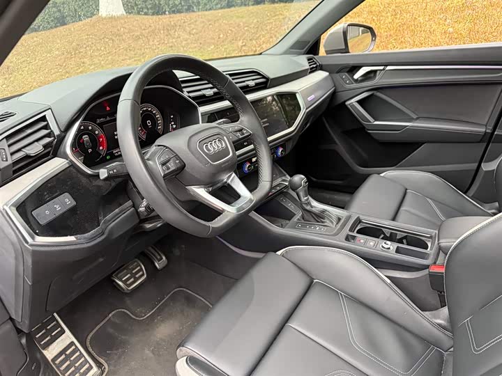 Фото 7 - Audi Q3