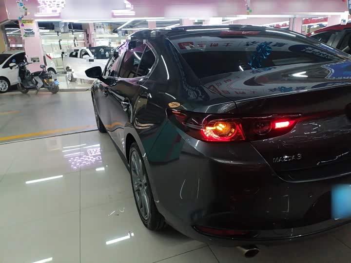 Фото 5 - Mazda 3 (Axela)