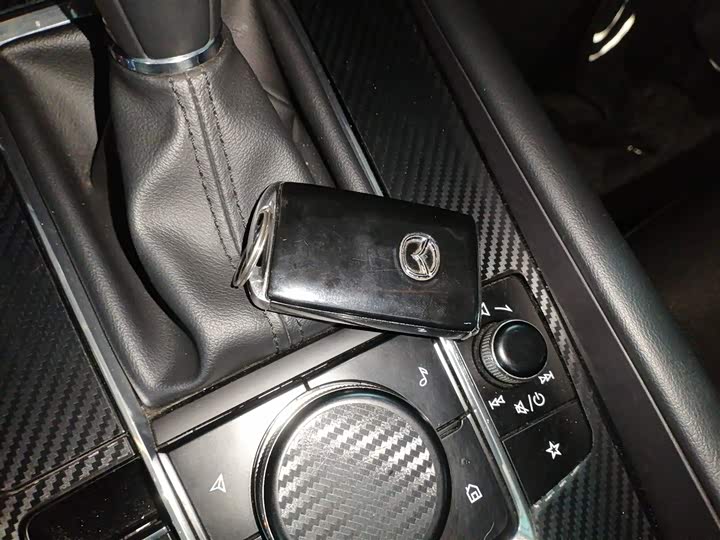 Фото 9 - Mazda 3 (Axela)