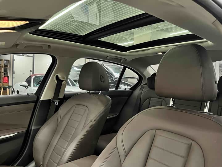 Фото 7 - BMW 3 Series