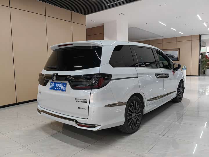 Фото 4 - Honda Elysion