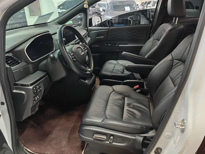 Фото 6 - Honda Elysion