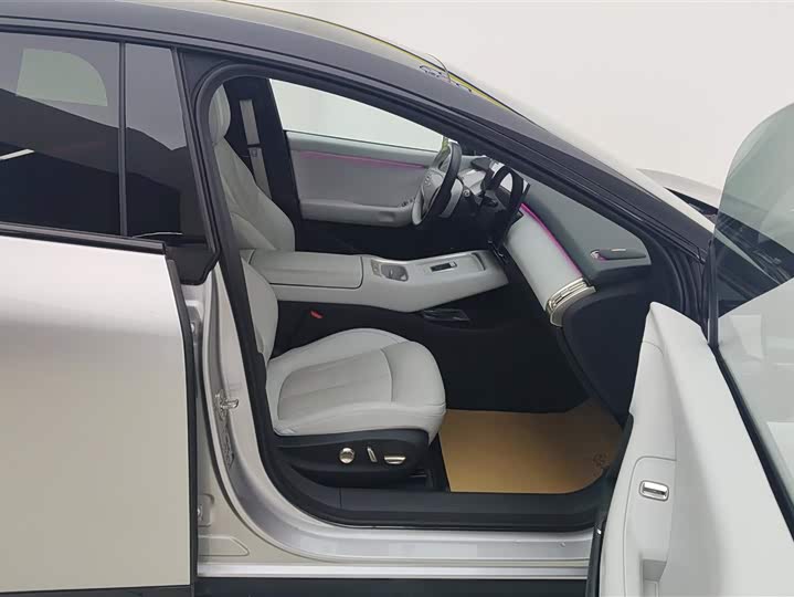 Фото 8 - XPeng F57